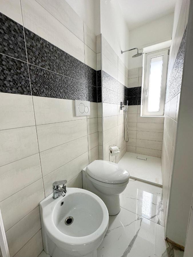 Wh - Cuore Home - Attico Monolocale Con Parcheggio Gratuito - 5 Minuti Dal Centro - Wifi サンレモ エクステリア 写真
