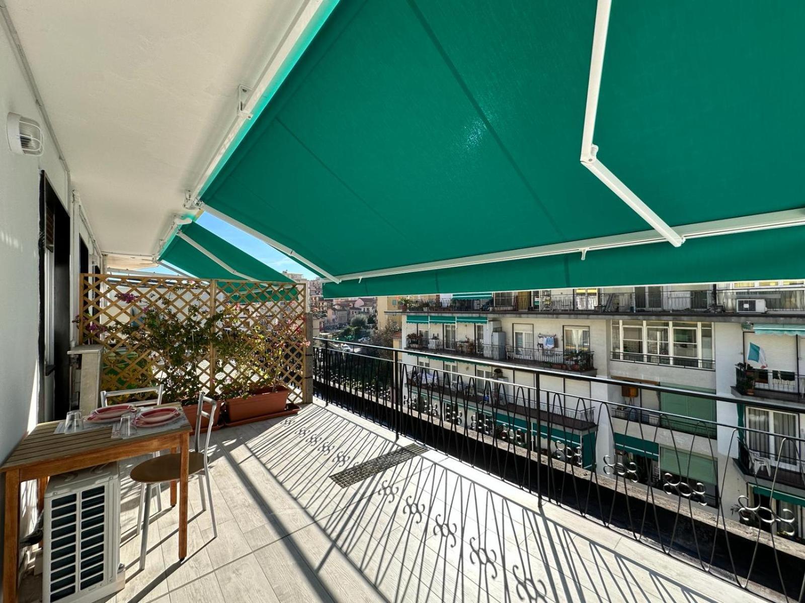 Wh - Cuore Home - Attico Monolocale Con Parcheggio Gratuito - 5 Minuti Dal Centro - Wifi サンレモ エクステリア 写真