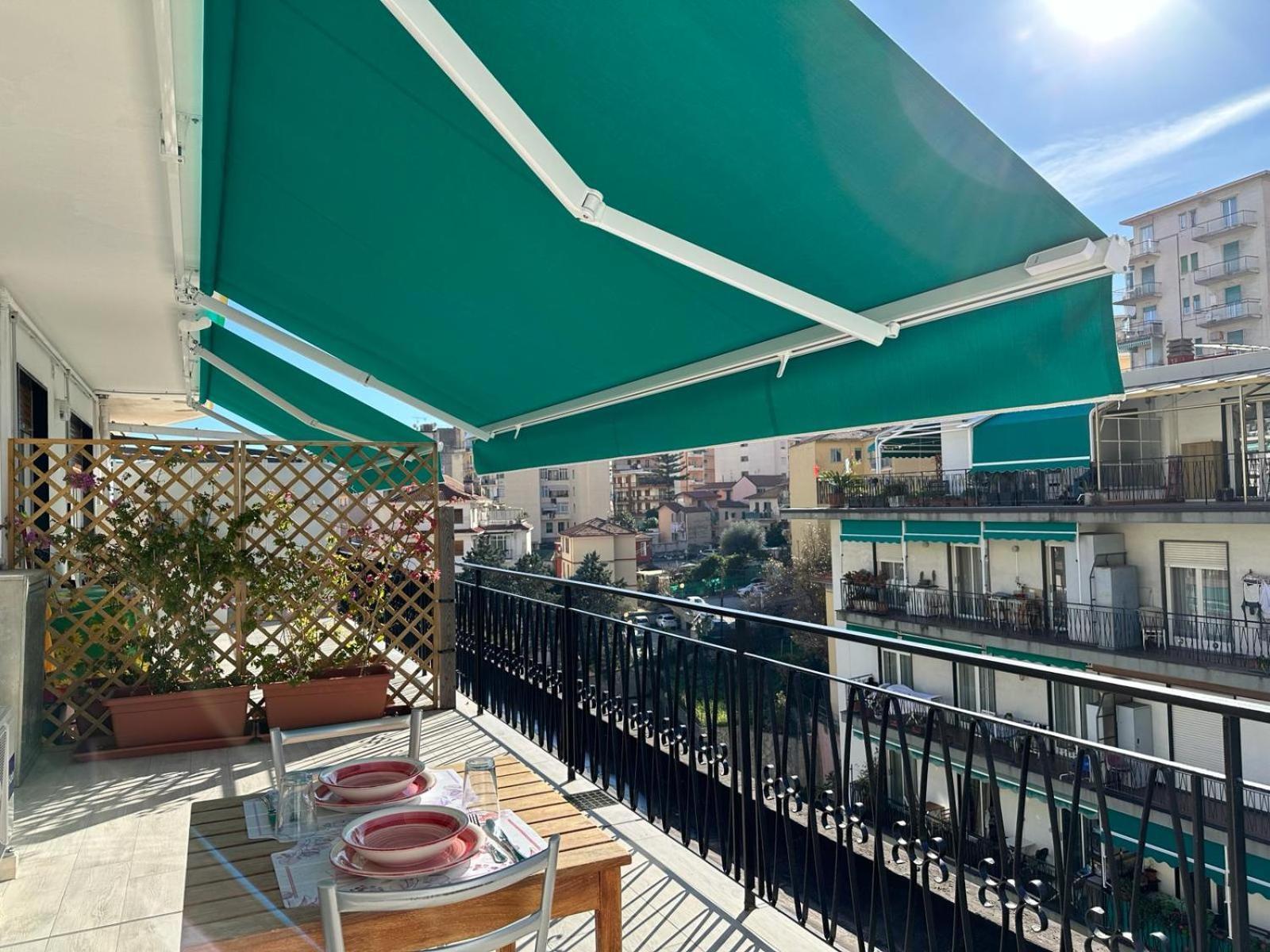 Wh - Cuore Home - Attico Monolocale Con Parcheggio Gratuito - 5 Minuti Dal Centro - Wifi サンレモ エクステリア 写真